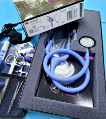 NURSE KIT WITH LITTMANN CLASSIC III STETH LAVENDER (5832KIT)